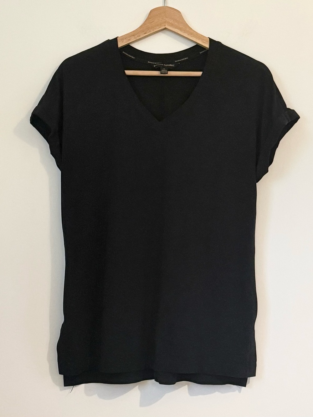 Banana Republic Black V-Neck Preppy Minimalist Timeless Short Sleeve Top